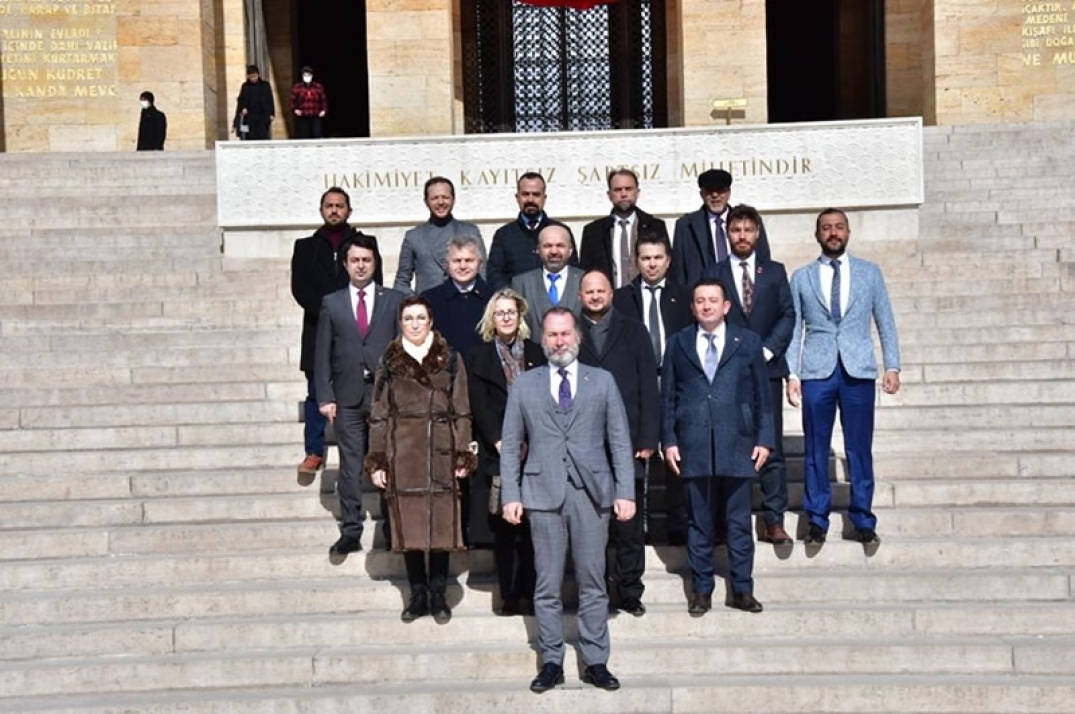 Türkiye Denizcilik Federasyonu Yeni Yönetim Kurulu ilk ziyaretlerini Anıtkabir’de Ulu Önderimiz Mustafa Kemal Atatürk’ün naaşına yapmışlardır.